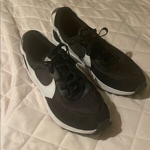 Nike Men's Waffle Debut Black and White Sneakers